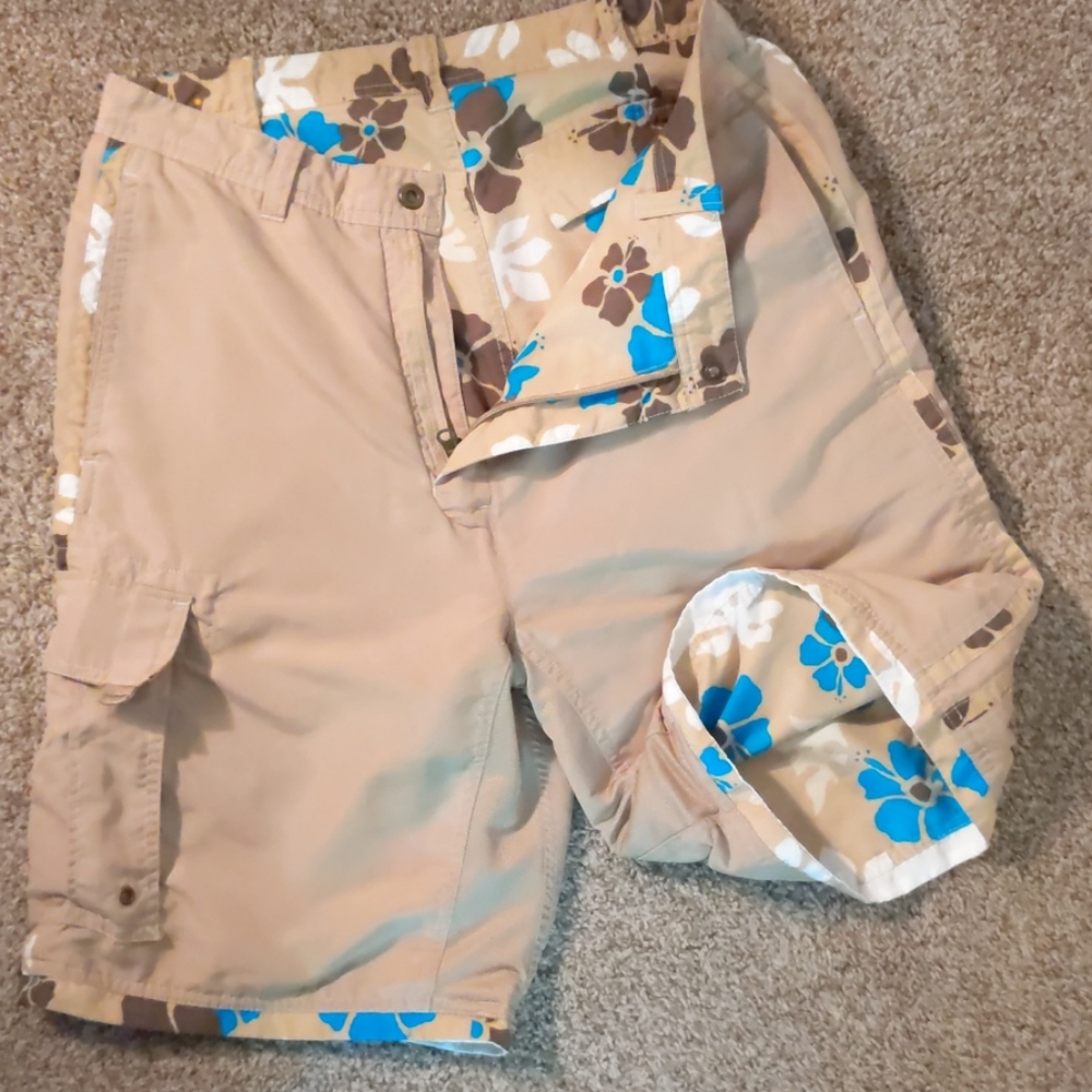 Reversable Tan/Hawaiian Flower Swim Trunks . Sz 34